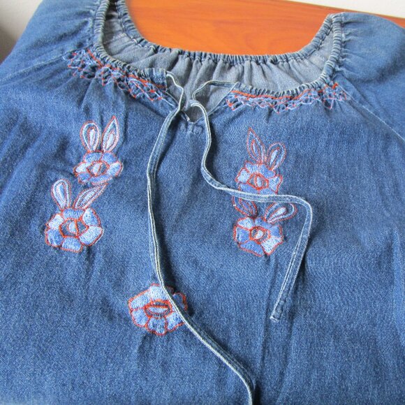 Boho scoop neck denim blouse with embroidery and drawstrings. No maker Size M - Picture 6 of 10